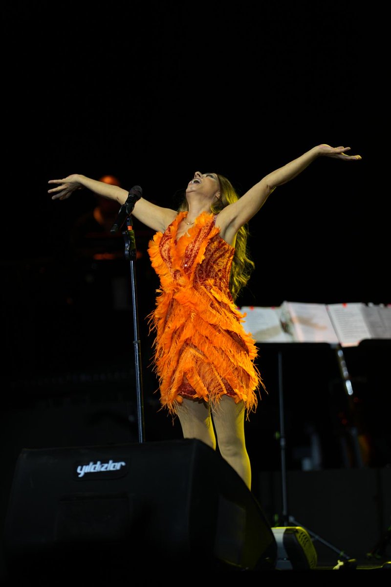Yıldız Tilbe (@yildizztilbee) on Twitter photo 