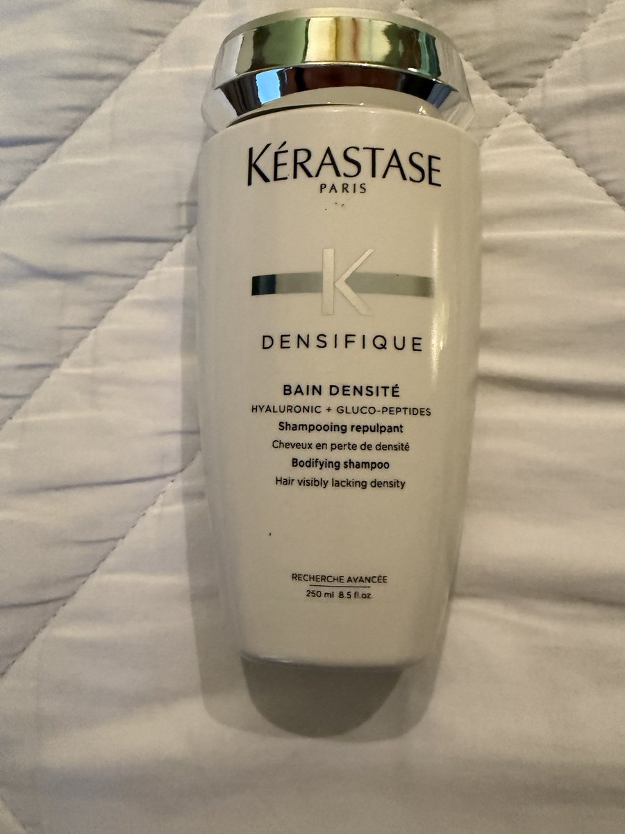 E por falar nisso... <a href="/DuquesaDetax/">Maria Carolina Gontijo</a>