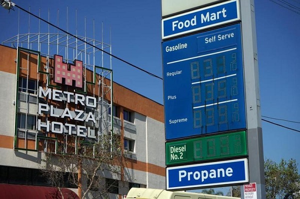 impulsobaires's tweet image. 🛢️ SUBE EL PETRÓLEO | 

Los futuros del crudo cerraron al alza este lunes.📈 El WTI subió un 2,09% y se ubicó en U$S 96,37 el barril.

📈 El Brent aumentó un 2,75% cerrando en U$S 108,23 en Londres.Más detalles en la nota: 

👇impulsobaires.com.ar/nota/324906/fu… #Economía #WTI #Brent