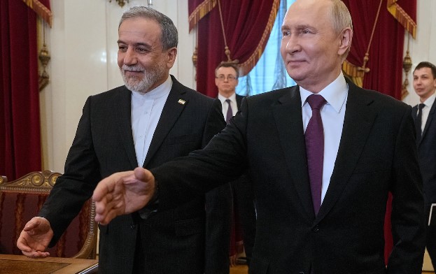 thetimesq8's tweet image. #Russia backs #Iran, offers mediation to ease #MiddleEast tensions 
timeskuwait.com/russia-backs-i… 
#kuwait #timeskuwait