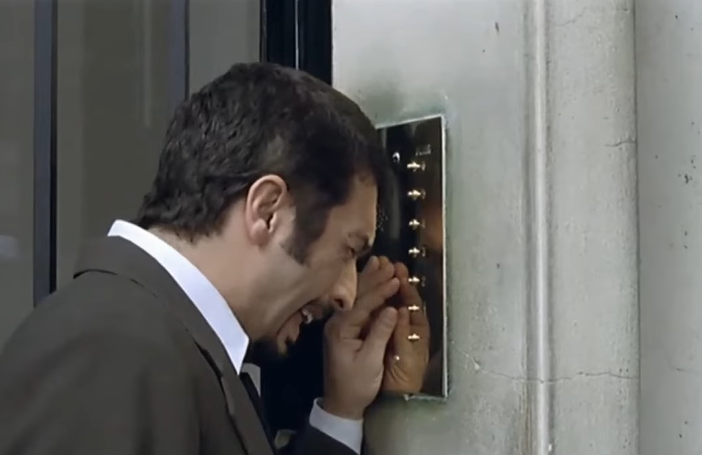 -Tia, que soy yo tu sobrino
+...sobrino! que sobrino?
-mmmm.. Paco
+no conoczo ningun Paco
-Lucas?
+Coño..Lucas que haces aqui