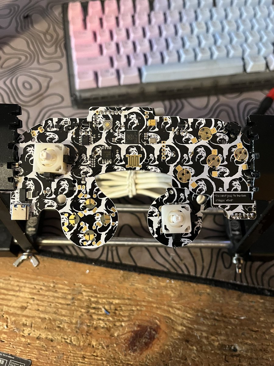 CfanCustoms's tweet photo. Now offering the best Phob 2.0.5 variant in the game 😛 https://t.co/raNTurE2tw
