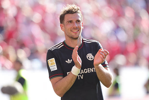 MilanPosts's tweet image. 📰 @NicoSchira: #ACMilan are pushing to try to sign Leon #Goretzka. Positive talks. Offered a contract until 2029 (5M/year) + a bonuses at the signing. #Milan are also ready to include an option for 2030 to convince the midfielder to join Rossoneri.