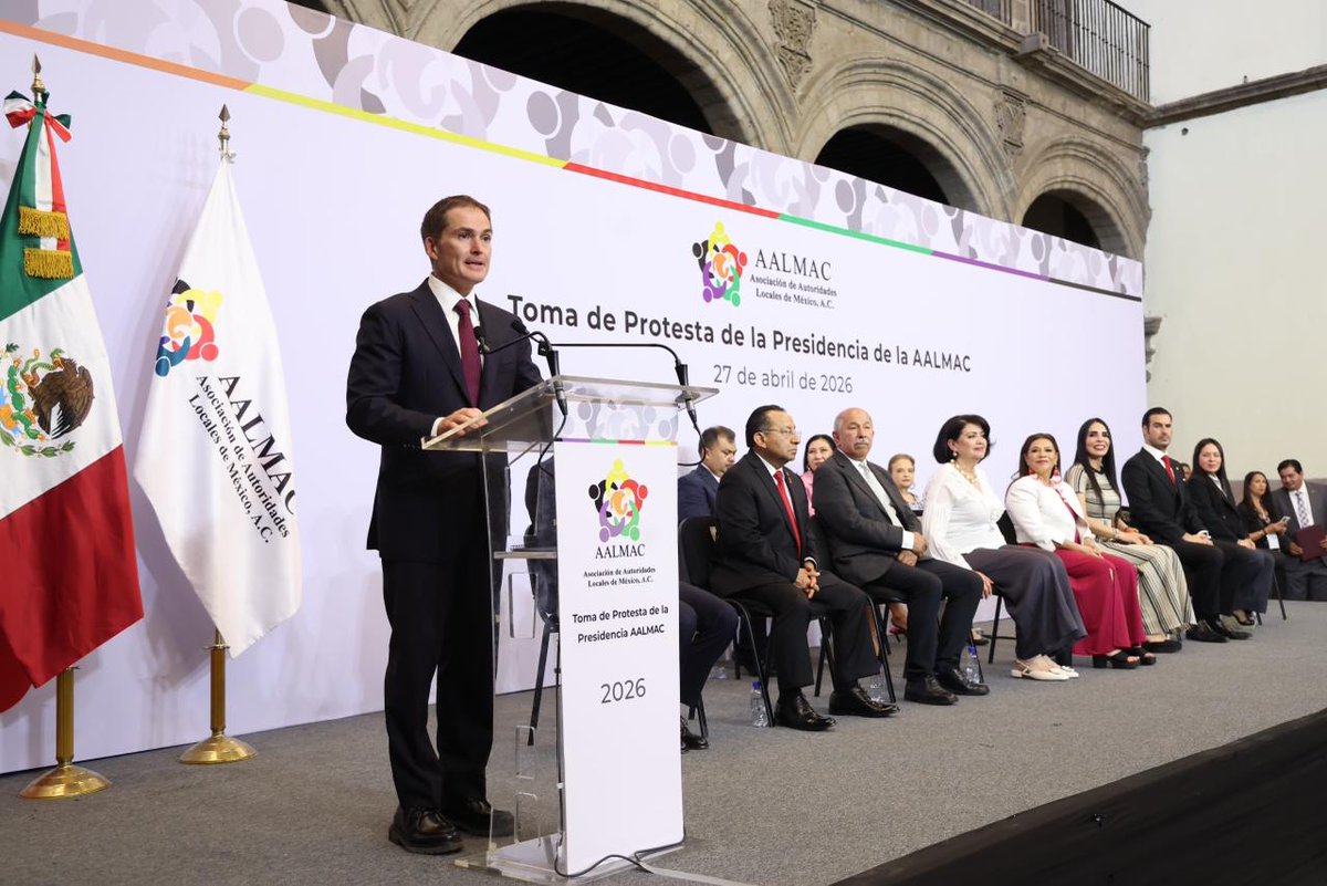 Karlape58's tweet photo. Su esfuerzo y compromiso lo han llevado a ser grandes sacrificios, y hoy es reconocido su gran trabajo y su labor que ha hecho❤️ @LopezCasarinJ #CasarínAALMAC https://t.co/xSe7c1swd6