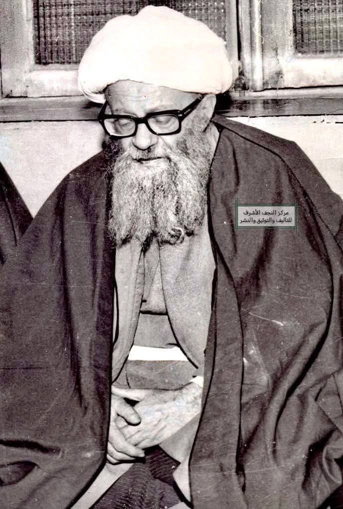 Şehit Ali Larijani'nin babası, zamanının büyük müçtehitlerinden biri olan Büyük Ayetullah Mirza Haşim Amoli Larijani'dir. Onun hakkında size bilgi verelim.

Ayetullah Mirza Haşim Amoli, 1899 yılında İran'ın Mazandaran eyaletine bağlı Larijani şehrinde doğdu. İlk eğitim