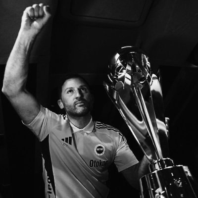 Honorede tweet media