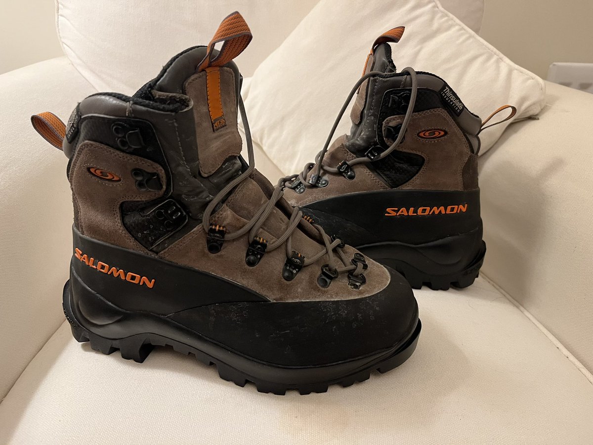 My heritage Salomon mountaineering boots have been returned to me with brand new crampons-compatible Vibram soles

Veterans of the Matterhorn and Eiger I was unwilling to part with them 

A new lease of life and new adventures await