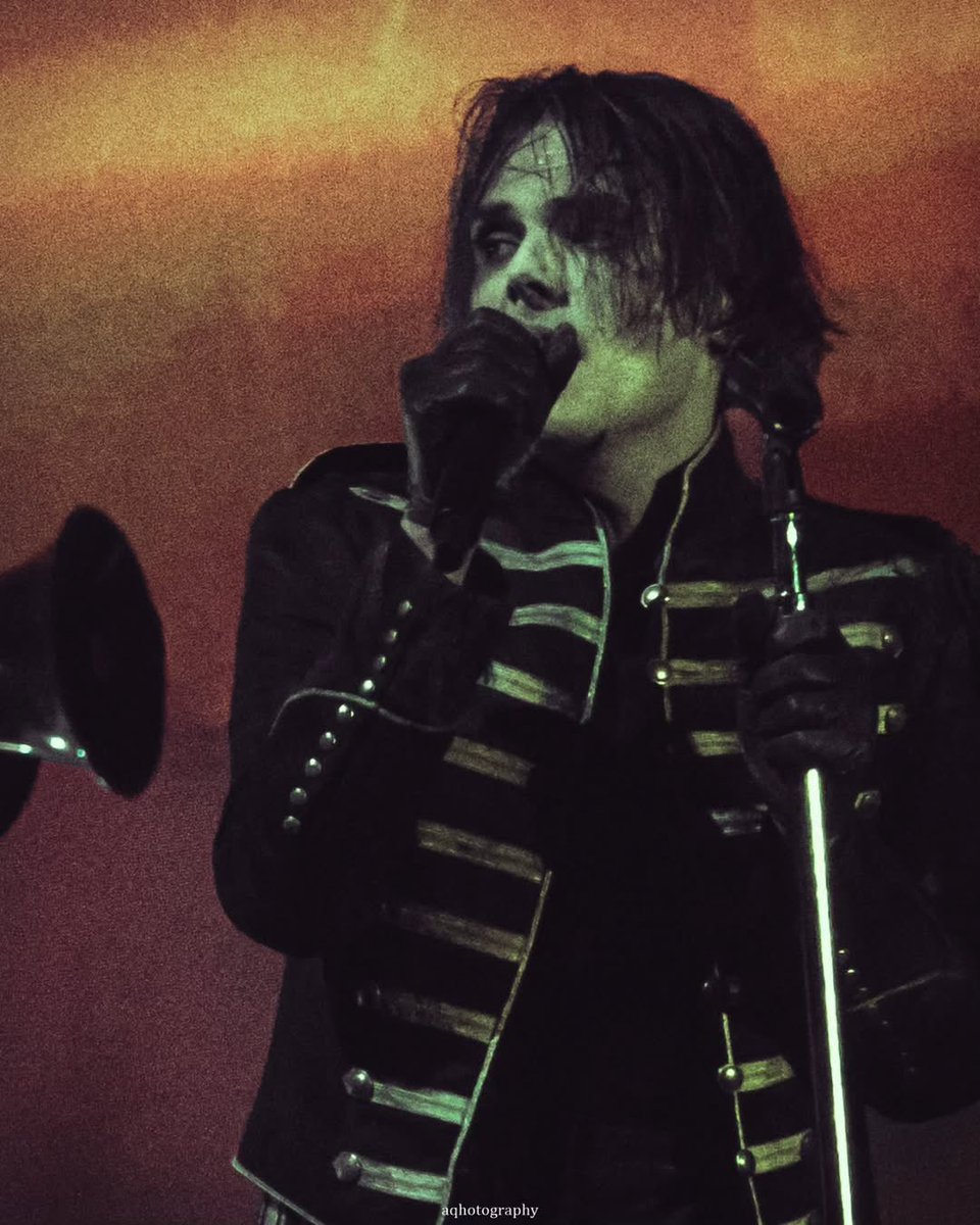 daily long live the black parade tweet media