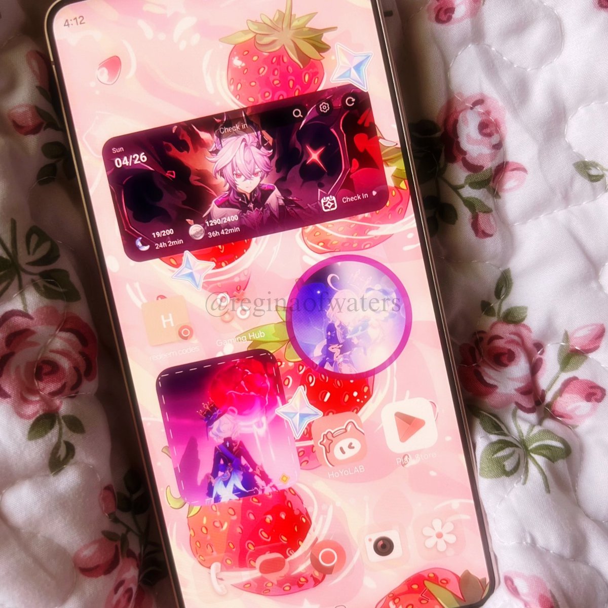 reginaofwaters's tweet image. It has been almost a month since I upgraded from my s22 ultra to an s26 ultra and omg 😍 I adore my new phone so much~! 💕got it in pink gold ✨️ I, of course, also have a section dedicated to Genshin &amp;amp; it looks so pretty~! 💞 overall, very happy ❤️