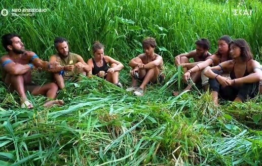 #survivorGR 
σε καθε σεζον ολοι οι παικτες λενε  ''οταν γινει η ενωση θα κανουμε παρεα ολοι μαζι''  και φετος κανουν θεμα επειδη εδωσε ενα κομματι καρυδα σε αντιπαλο παικτη! 
ηρεμιστε μωρε λιγο, δεν ειστε εχθροι! 
ενα παιχνιδι ειναι και οι κοντρες πρεπει να ειναι αναλογες αυτου