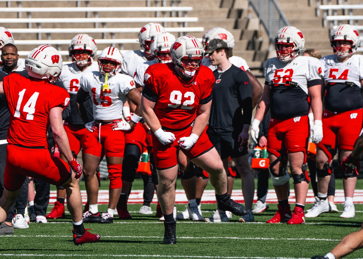 Wisconsin Football tweet media