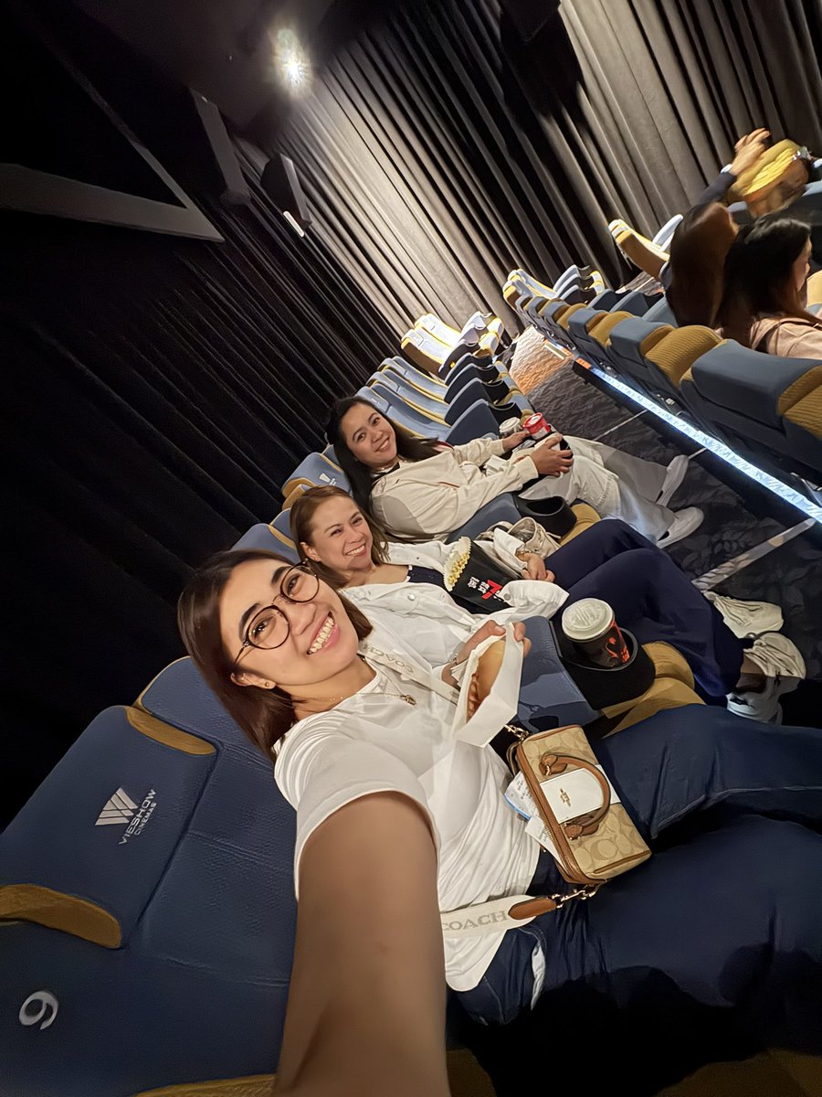 done watching #TheLovedOne in 🇹🇼 💯￼🙌🏼 nakakatawa is nagaway un friends(🏳️‍🌈) nmen last week at sila un naalala namen the whole film 😂 kase andun kme ng nagsagutan sila like 15yrs na sila! suggest namen manood sila bukas para relate ✌🏼 <a href="/annecurtissmith/">Anne Curtis-Smith</a>