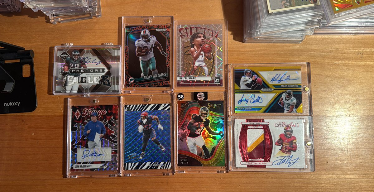VictorCollects's tweet photo. Nothing like coming home after being away and having a bunch of packages to open like it’s Christmas morning. Unique selection today! 

@CardPurchaser https://t.co/6vn6xTf2V2
