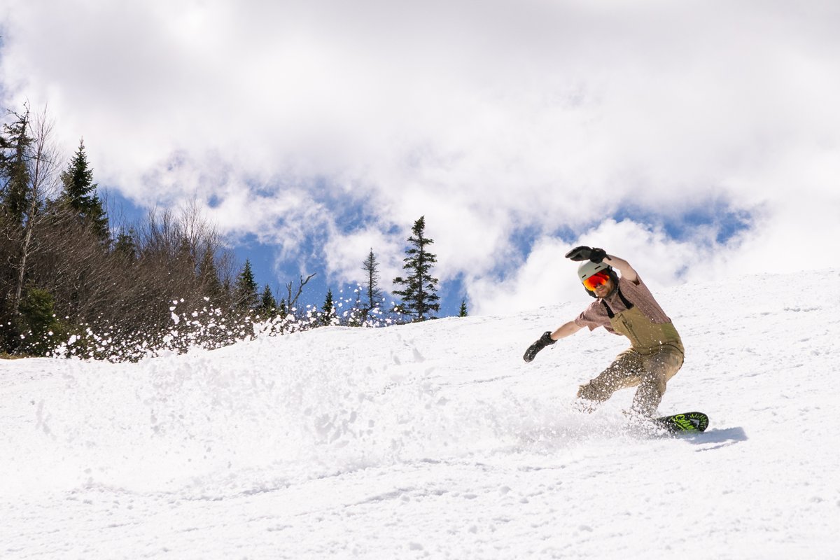 SugarloafMaine's tweet photo. Last day on hill with the best team we could ask for. For all the late nights, early mornings, sub-zero conditions, #kingofspring laps, and everything in between, today was the perfect celebration. Thank you for helping make this community so special 💙 https://t.co/Ldk6wXwkSs