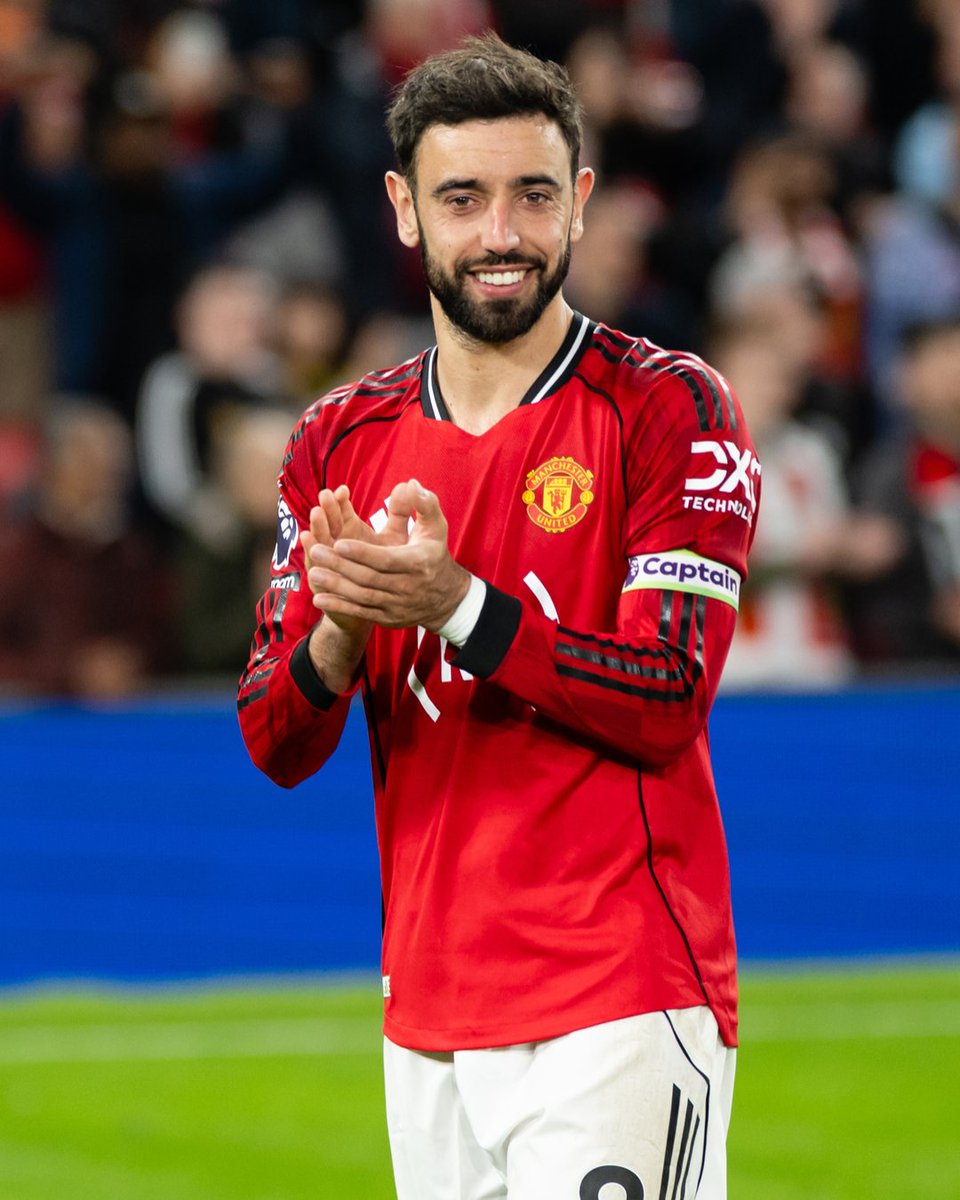 OfficialFPL's tweet image. Bruno Fernandes' #FPL record in seven matches at Old Trafford under Michael Carrick:

📈 62 points
⚽️ Two goals
🅰️ Eight assists
🔟 Five double-digit hauls
❌ No blanks

There's no place like home 🏡