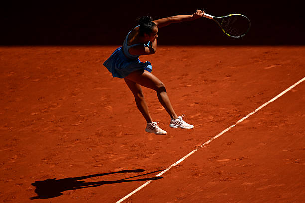 christophclarey's tweet image. Photo of the Day

Leylah Fernandez gets some air in #Madrid 

📸 David Ramos #tennis
