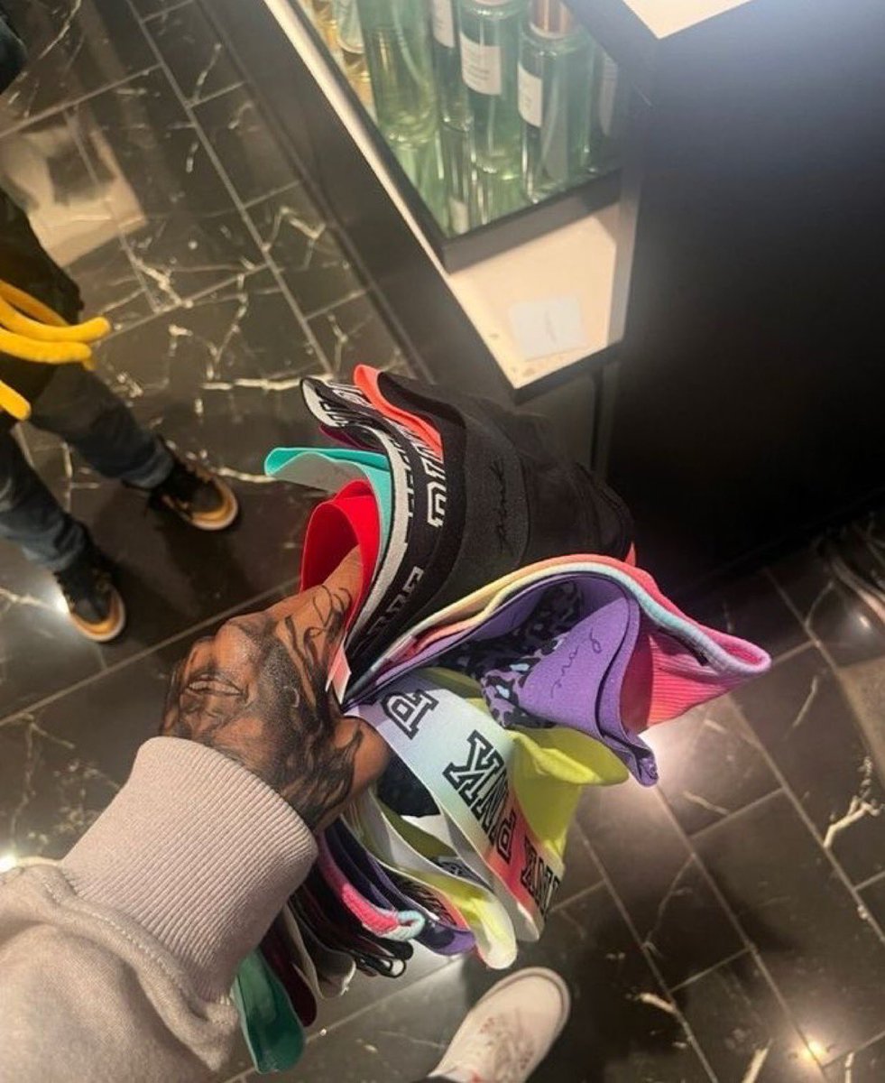 ✨𝐓𝐈𝐍𝐘 The INSPIRATION 💫 tweet media