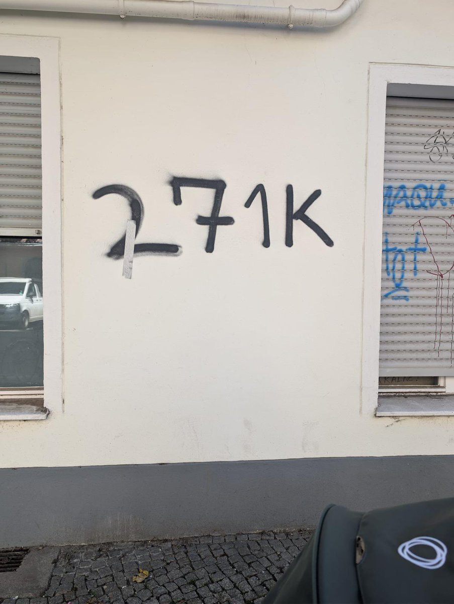 TobiasHuch's tweet image. #Holocaustleugnung im linken Prenzlauer Berg #Berlin.

#Judenhass