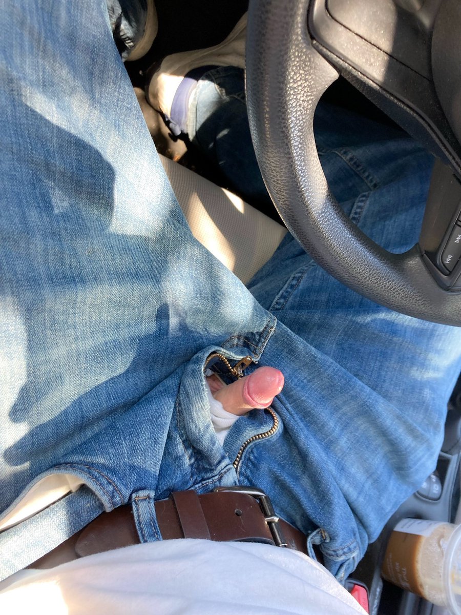 danhardee30303's tweet photo. Sitting makes it look smaller

#uncut #smallcock #tinydick https://t.co/gASs3VaNLb