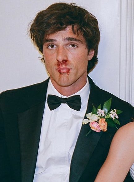 𝜗𝜚 ethan 𝜗𝜚 tweet media