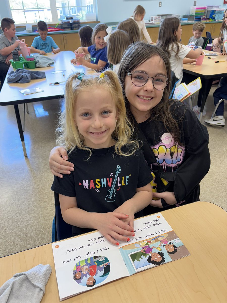 MrsLarson03's tweet photo. Oh SNAP! We love helping our buddies master their sight words ❤️ @Mrs_Casaletto @STSD_McKinley @StaffordTwpEd https://t.co/9Ot07wf4Xo