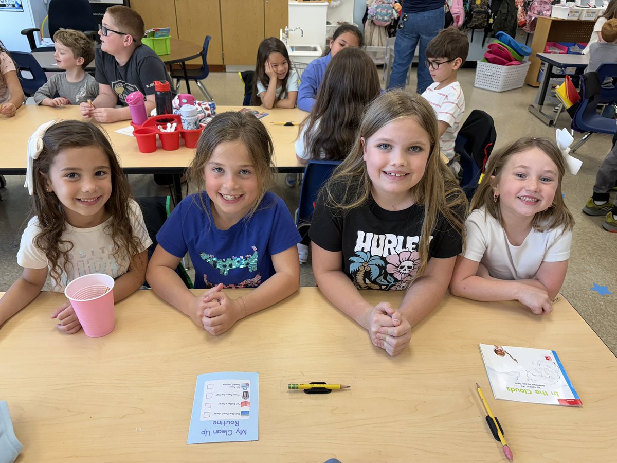 MrsLarson03's tweet photo. Oh SNAP! We love helping our buddies master their sight words ❤️ @Mrs_Casaletto @STSD_McKinley @StaffordTwpEd https://t.co/9Ot07wf4Xo