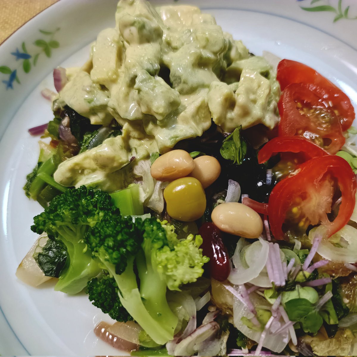 スパイ子 spike tweet media