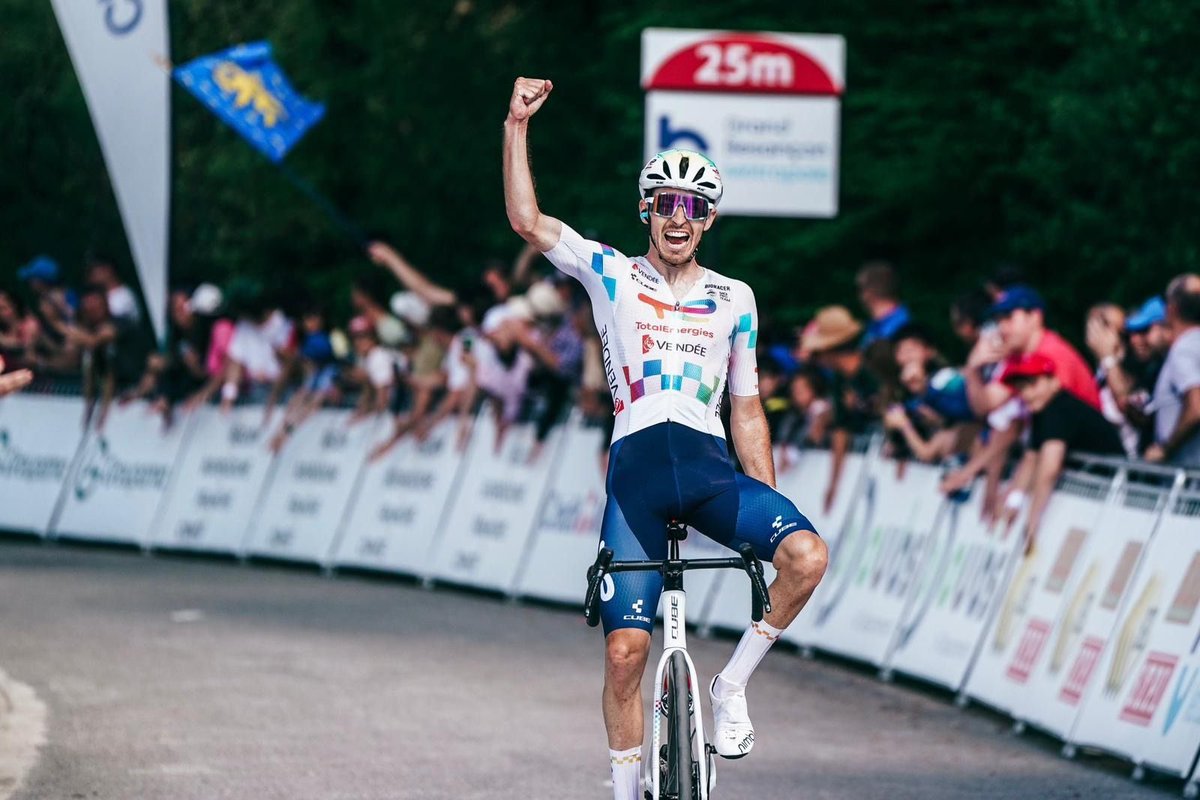 PredicCycling's tweet photo. 🇹🇷 Tour of Türkiye stage 3

⭐⭐⭐⭐ Jordan Jegat
⭐⭐⭐ Munton, Berwick, Martinez, Fancellu, Sosa
⭐⭐ Balderstone, Vinokurov, Parra, Buchmann, van Bekkum, Ruiz
⭐ Peter, Aparicio, Bonneu, Bouchard, Thonnon, Agirre, Scalco

#TUR2026 https://t.co/NKKJBwsSkp