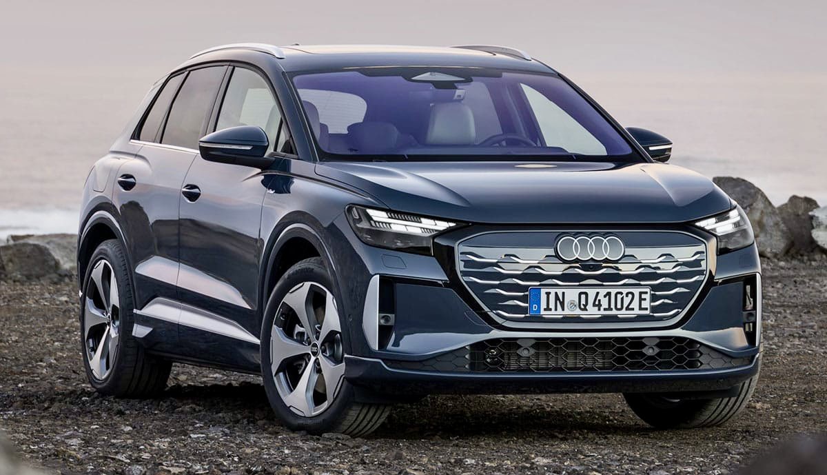vitz_maximilian's tweet image. Audi Q4 40 e-tron (Basis) vs. Tesla Model Y Standard (RWD)

Audi:
- 204 PS
- 63 kWh Brutto Batterie
- 440 km (WLTP) Reichweite
- 160 kmh V-max
Preis: ab 47.500€

Tesla:
- 299 PS
- 64 kWh Brutto Batterie
- 534 km (WLTP) Reichweite
- 201 kmh V-max
Preis: ab 37.970€
