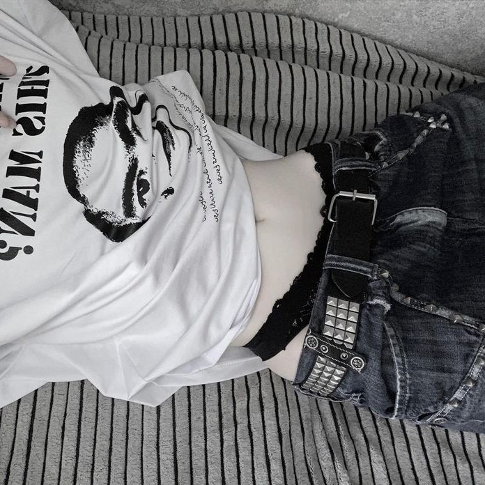 yves w. love 𖦹 (-2/-12) tweet media