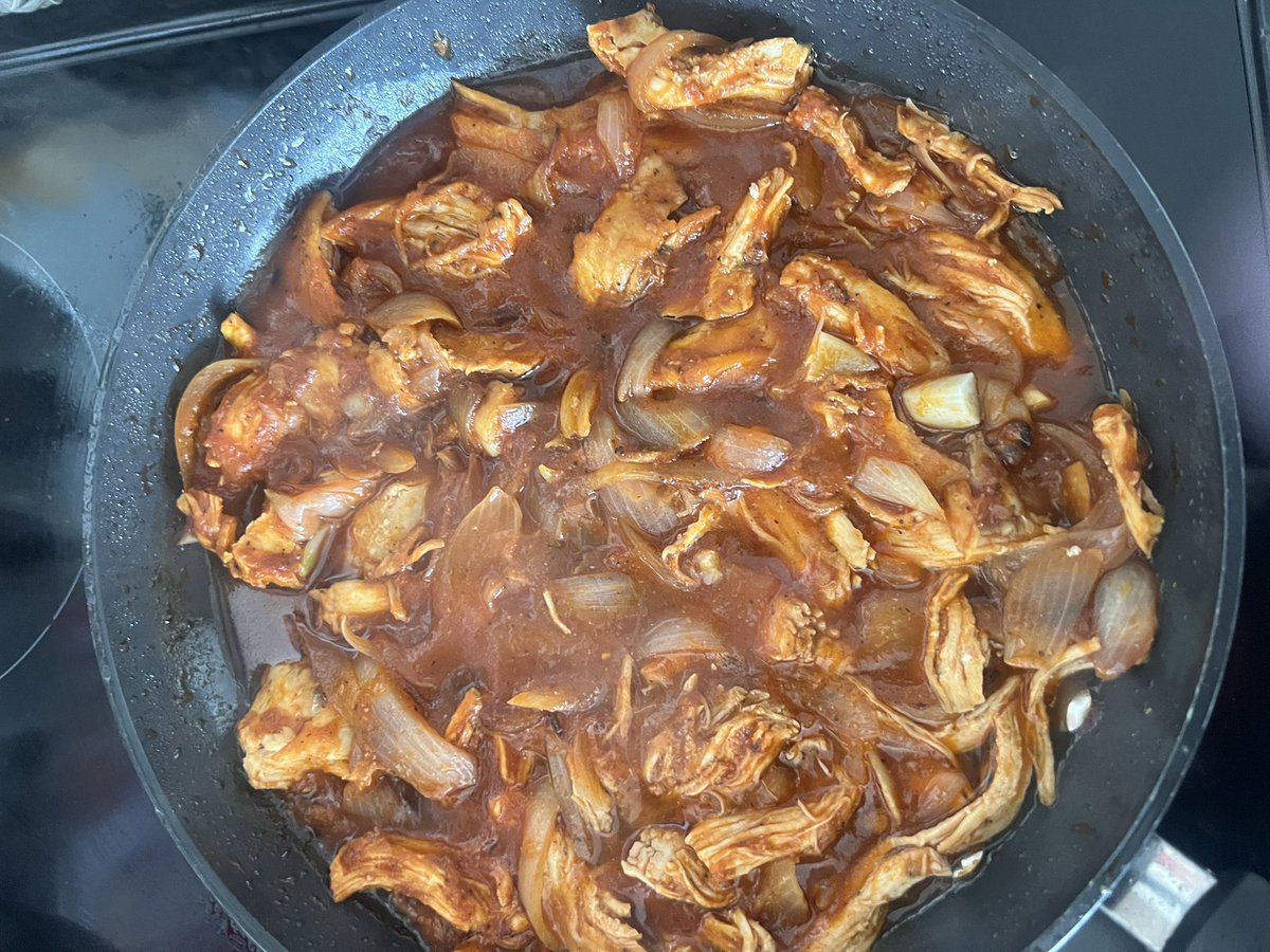 Roya Savaki tweet media