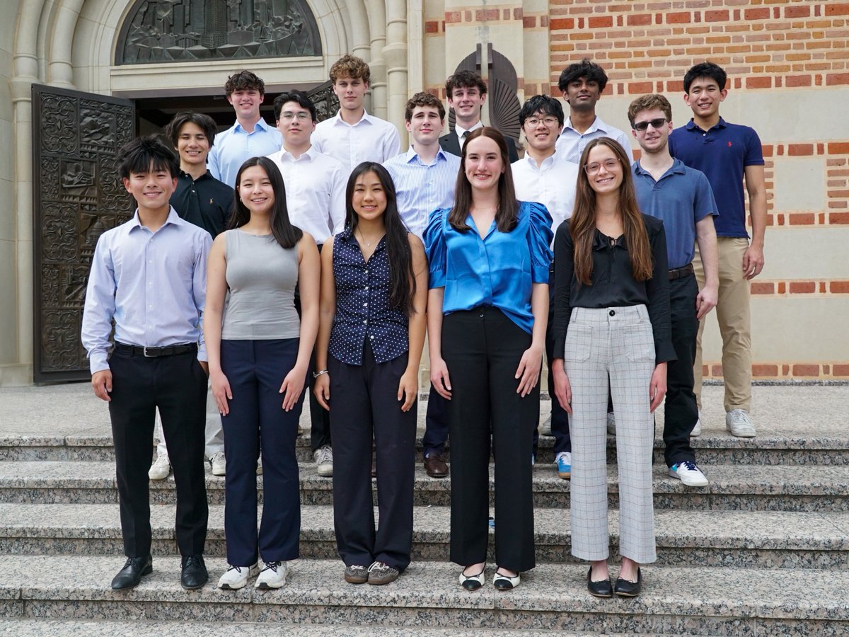 Rice_Biz's tweet photo. We’re proud to introduce the inaugural finance cohort of the Moody Business Scholars Program at the Virani Undergraduate School of Business! Through direct access to specialized experiential resources, the program will accelerate career readiness for these 16 standout students. https://t.co/tNNoPKCO5J