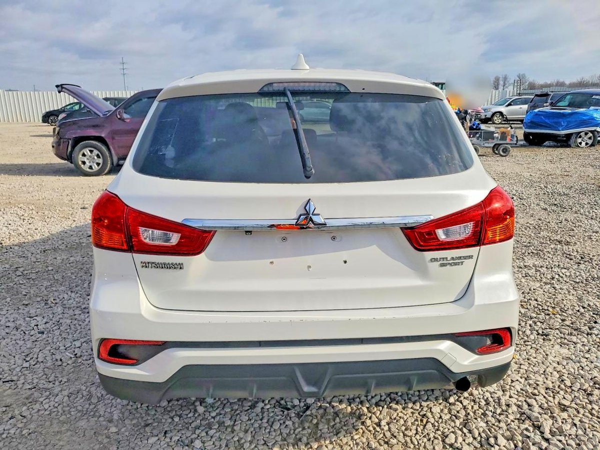 BenedictEshun5's tweet photo. 2019 Mitsubishi outlander sport 
2.0L petrol 
132k miles 
Ghc 99,750(shipping included) https://t.co/8hutWTcA9D