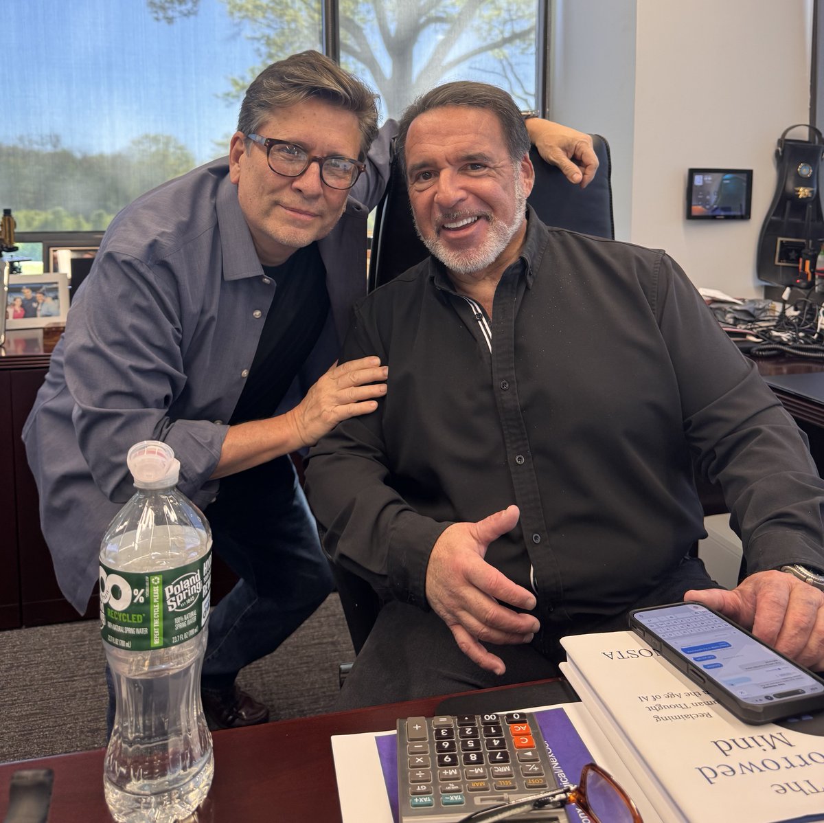 JohnNosta's tweet image. 🔥It's always a great pleasure spending time with my friend and teacher--@DrBobHariri! 

And yes, that's my new book--The Borrowed Mind--on his desk!  ⁦@celularity⁩ #biotech
