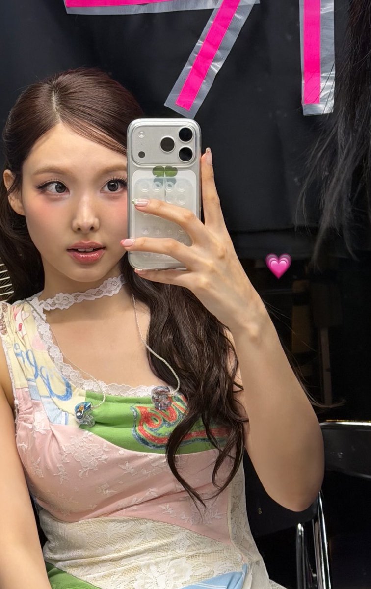 vivi shen ♡ sevEN tweet media