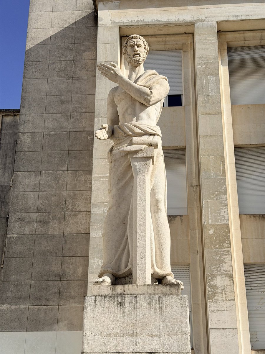 JoseCarloVelazq's tweet image. #Coimbra 2