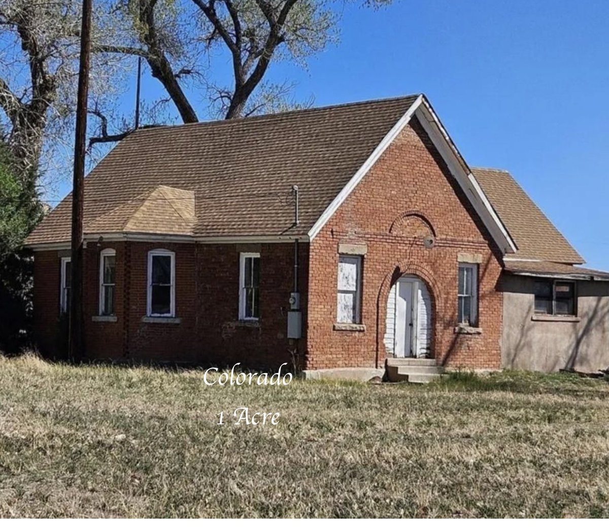oldhousecalling's tweet image. $180K. c.1920 #Colorado #Schoolhouse on 1 #Acre. Out in the quiet countryside on a little bit of acreage. oldhousesunder50k.com/c-1920-colorad…
