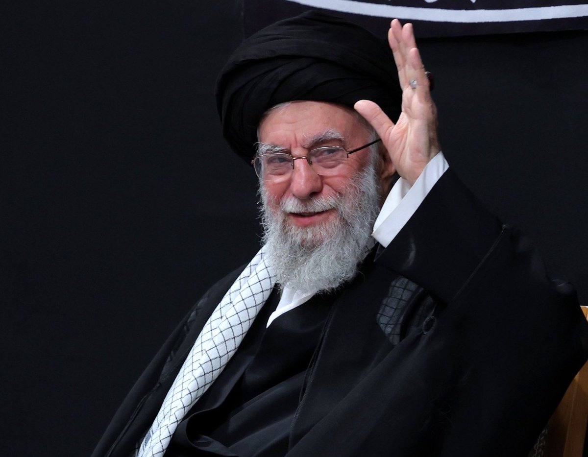 باران tweet media