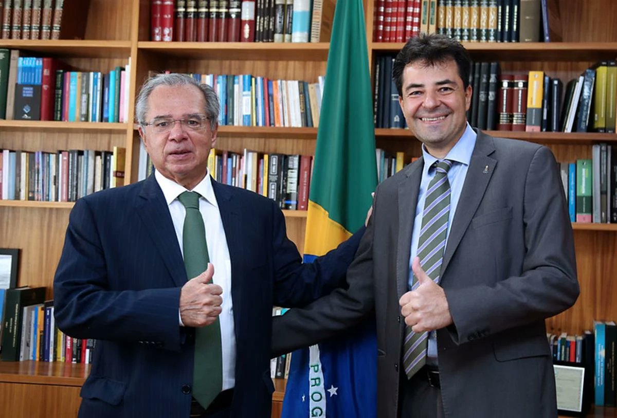 <a href="/ASachsida/">Adolfo Sachsida</a> O novo PAULO GUEDES?

Ou Paulo Guedes 2.0? 

👏🏻