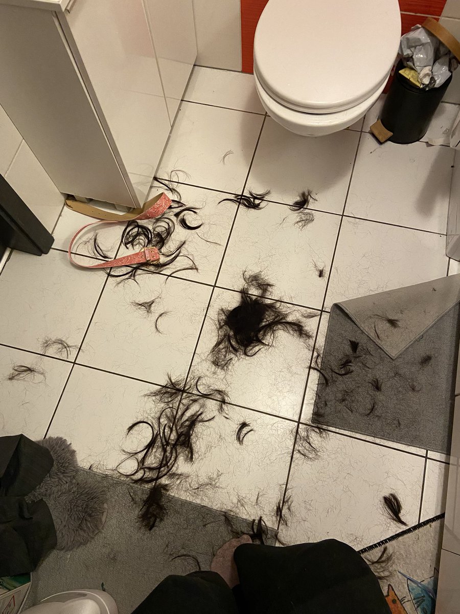 Hania🐝 tweet media