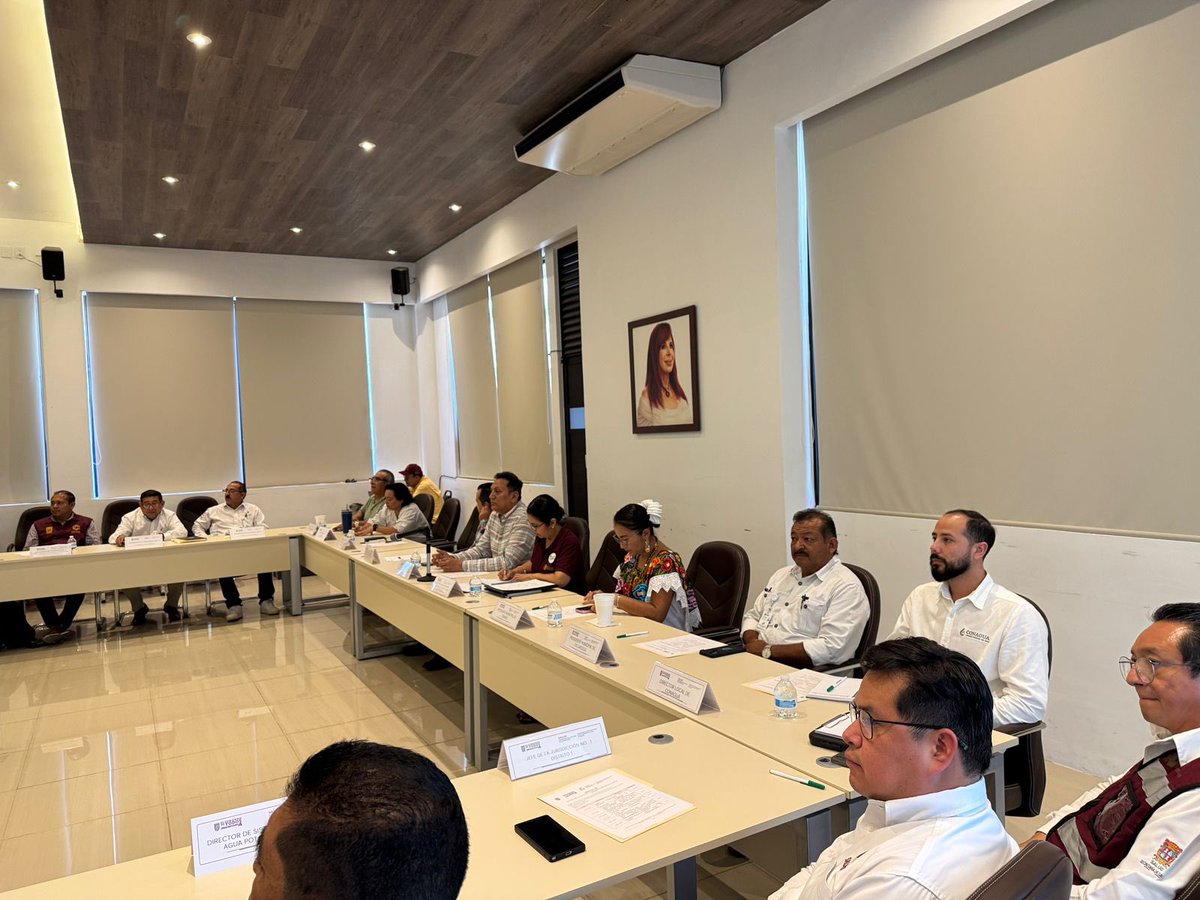 ConaguaDLCamp's tweet photo. 💧🤝 #Conagua participa en la primera reunión del Grupo Estatal de Saneamiento Básico, organizada por #SaludCampeche y #COPRISCAM, para dar seguimiento a los temas de cloracion del agua a cargo de los municipios y organismos operadores. 🚰📊 https://t.co/er9mHFKe9q