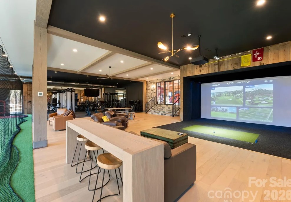 Queen_City_News's tweet image. A GOLF LIFE ⛳️ | A Lincoln County property owned by Jon Rahm's caddie has a 3,000-square-foot recreation barn and is on the market for $14 million. #realestate

See what else the home has here👇
tinyurl.com/4yj8kb3a