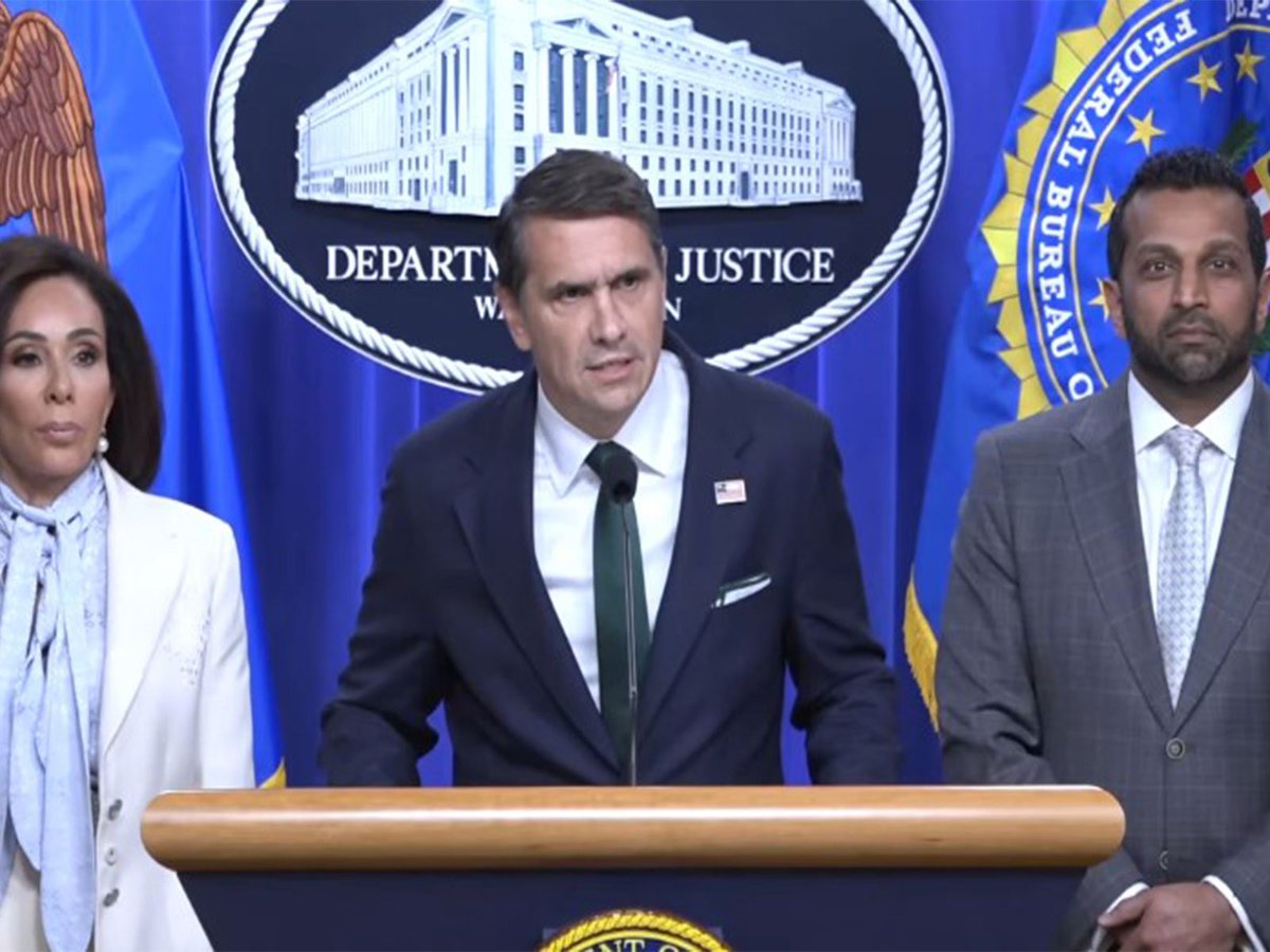 ani_digital's tweet image. US DoJ files 3 federal charges against Cole Allen in White House dinner shooting case, more counts likely

Read @ANI Story | aninews.in/news/world/us/…
#us #doj #federal