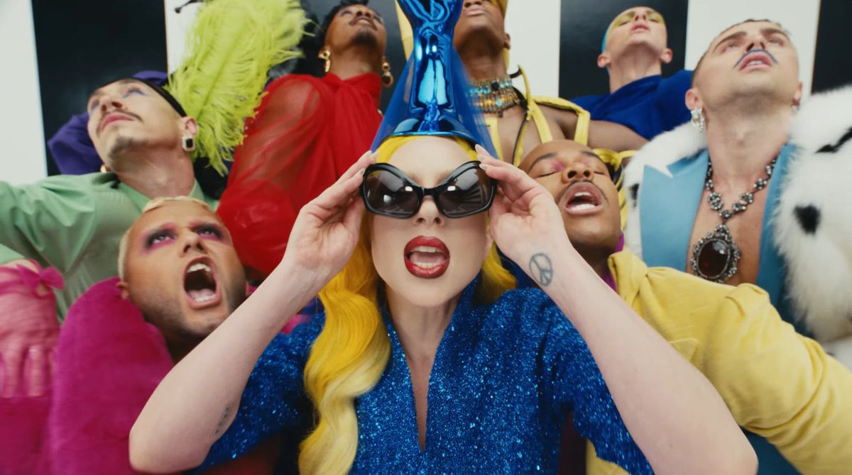 DiGioiaManuel's tweet image. TELEPHONE 2 is comiiiinggg #gaga #runway