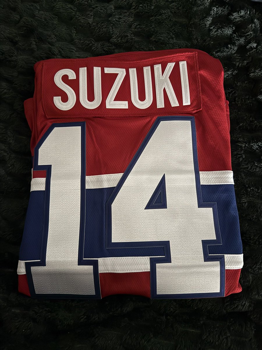 Nicole476's tweet photo. Bought a @HKYJersey mystery jersey and got blessed with a Suzuki 😭🙏 https://t.co/v2xIsOYNwt