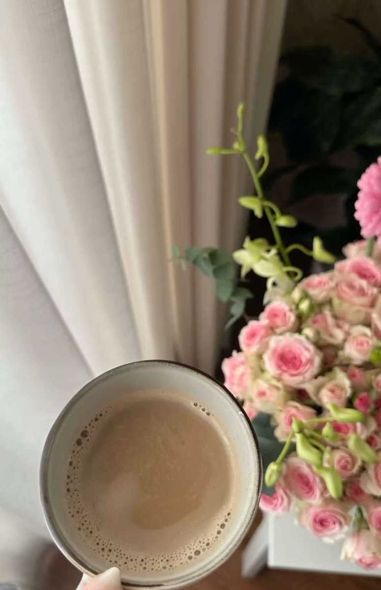 MFK_1990's tweet photo. "على يقّين بإن الله سيرزقني ما يُناسب رقة قلبي." https://t.co/HFQd8ovc74