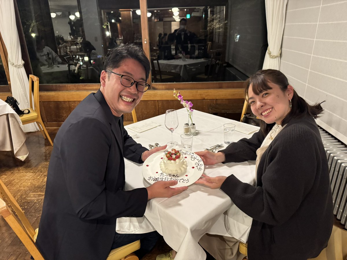 TatsuroRed5's tweet photo. アラフォーの足音も近づく38歳の誕生日を迎えました。
とても嬉しい事に、奥さまが日光金谷ホテルで誕生日のお祝いをしてくれました。
38歳の一年も健康に気をつけて夫婦仲良く楽しい一年にしたいと思います。
#日光金谷ホテル #誕生日 https://t.co/dP6pCluAit