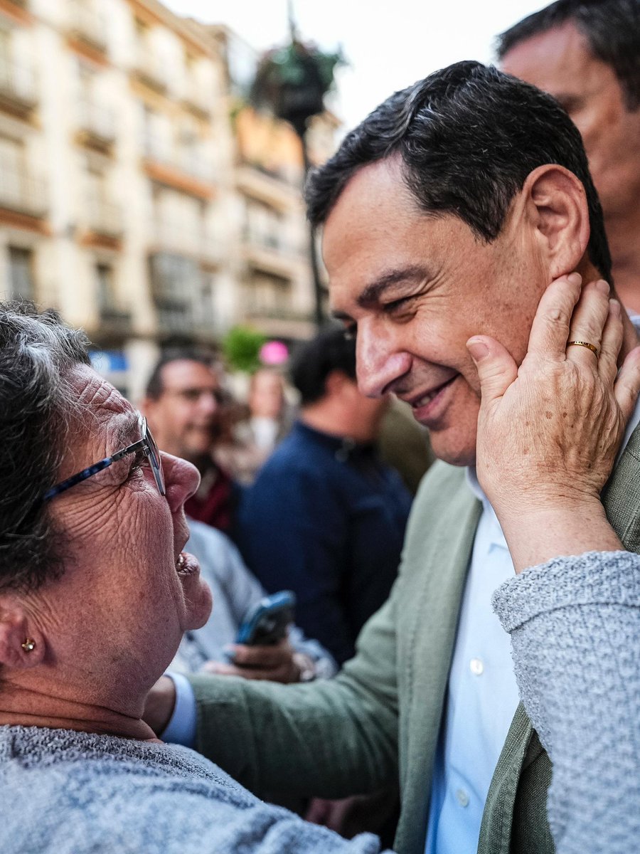 ppandaluz's tweet photo. Confianza, estabilidad, futuro y seguridad.

El programa de gobierno de @JuanMa_Moreno para que Andalucía siga avanzando. 

#ConLaFuerzaDeAndalucía 
#JuanmaPresidente https://t.co/Hdapt1ggmj
