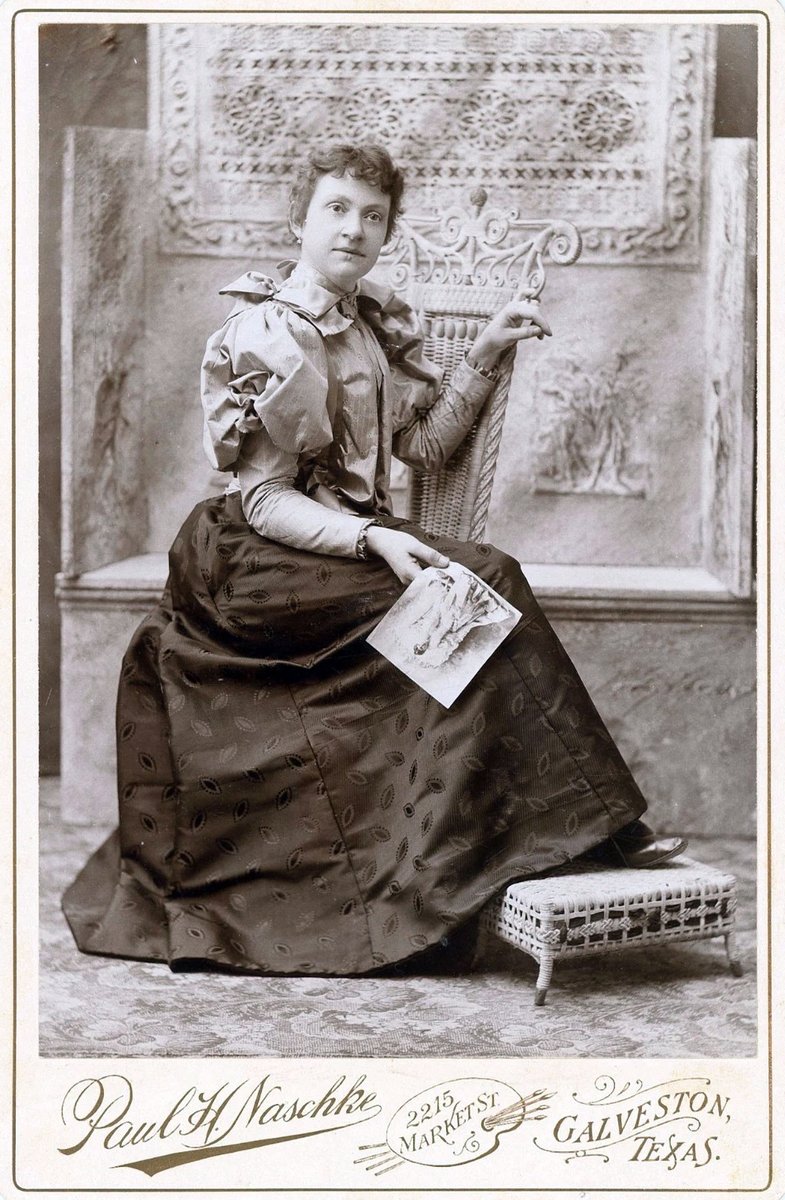 Traces of Texas tweet media