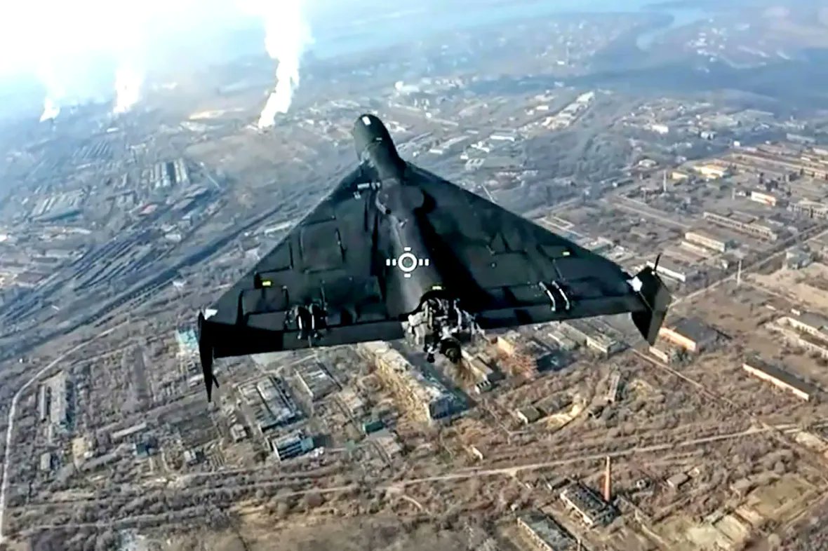 ModernNavy's tweet image. Weighing about 4kg, and carrying just 500 grams of explosives, the Sting is Ukraine’s leading interceptor drone, having destroyed more than 4,000 Shahed kamikaze drones @thetimes @ModernNavy #UkraineWar

archive.is/2026.04.27-210…